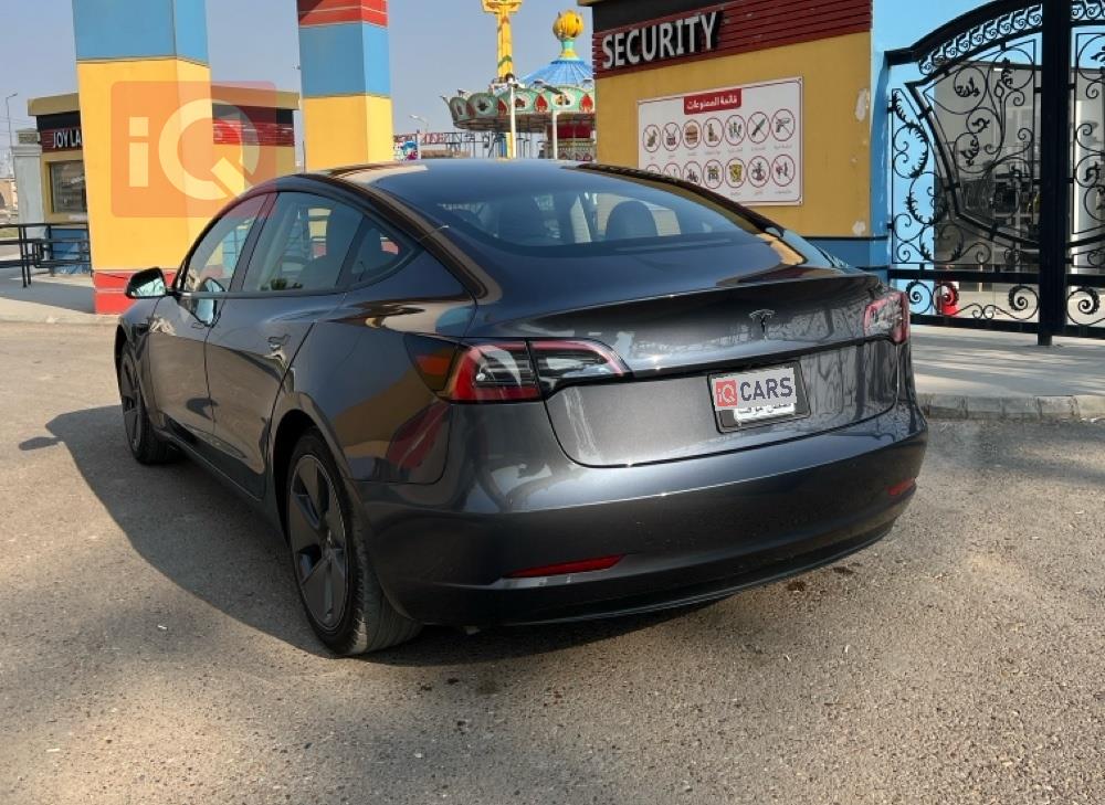 تسلا موديل 3